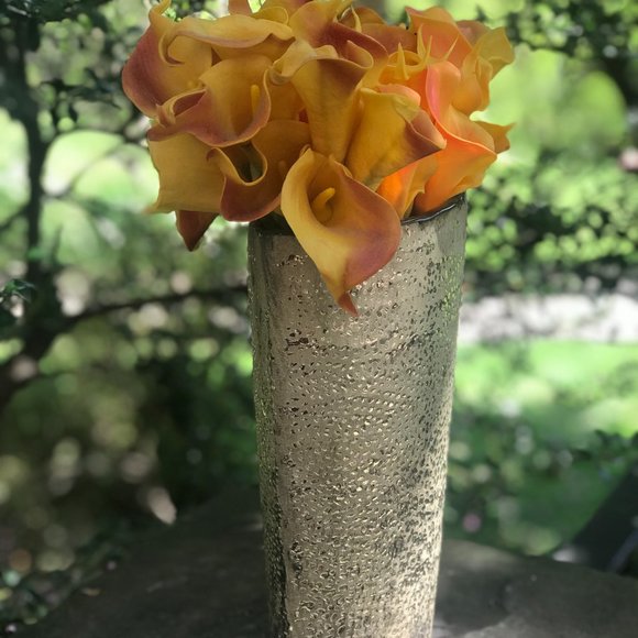 Luxe mango (fuego) calla lillies + vase - Picture 9 of 12